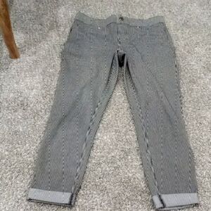 Utopia Black and White Striped Pull On Skinny Pants With Cuffed Hem Size Medium